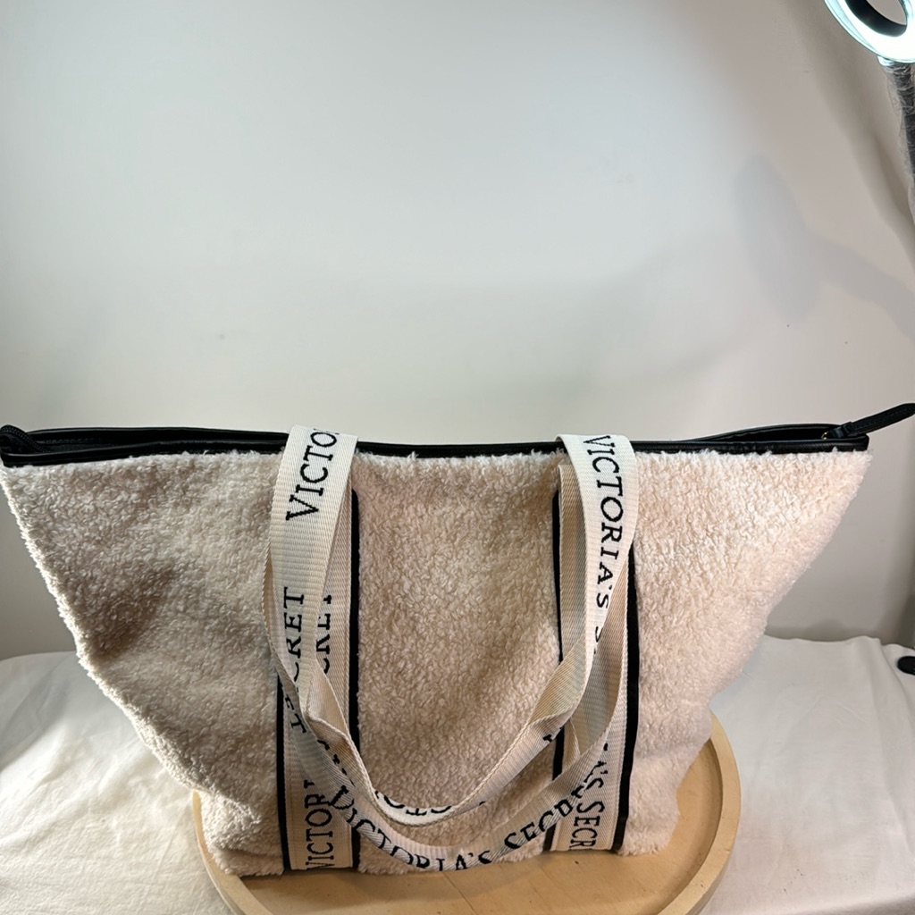 Victoria's Secret | Bags | Victorias Secret 122582 Cozy